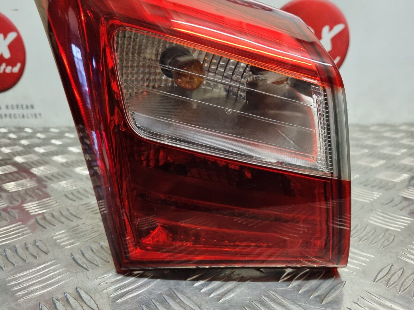 HYUNDAI I30 MK2 2013-2016 GENUINE PASSENGERS REAR OUTER BRAKE LIGHT 92401-A50