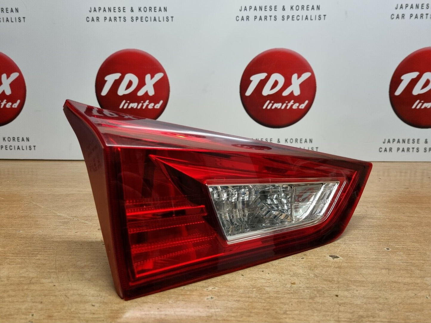 TOYOTA AURIS ESTATE PRE-FACELIFT PASSENGERS SIDE REAR TAILGATE LIGHT 2013-2015