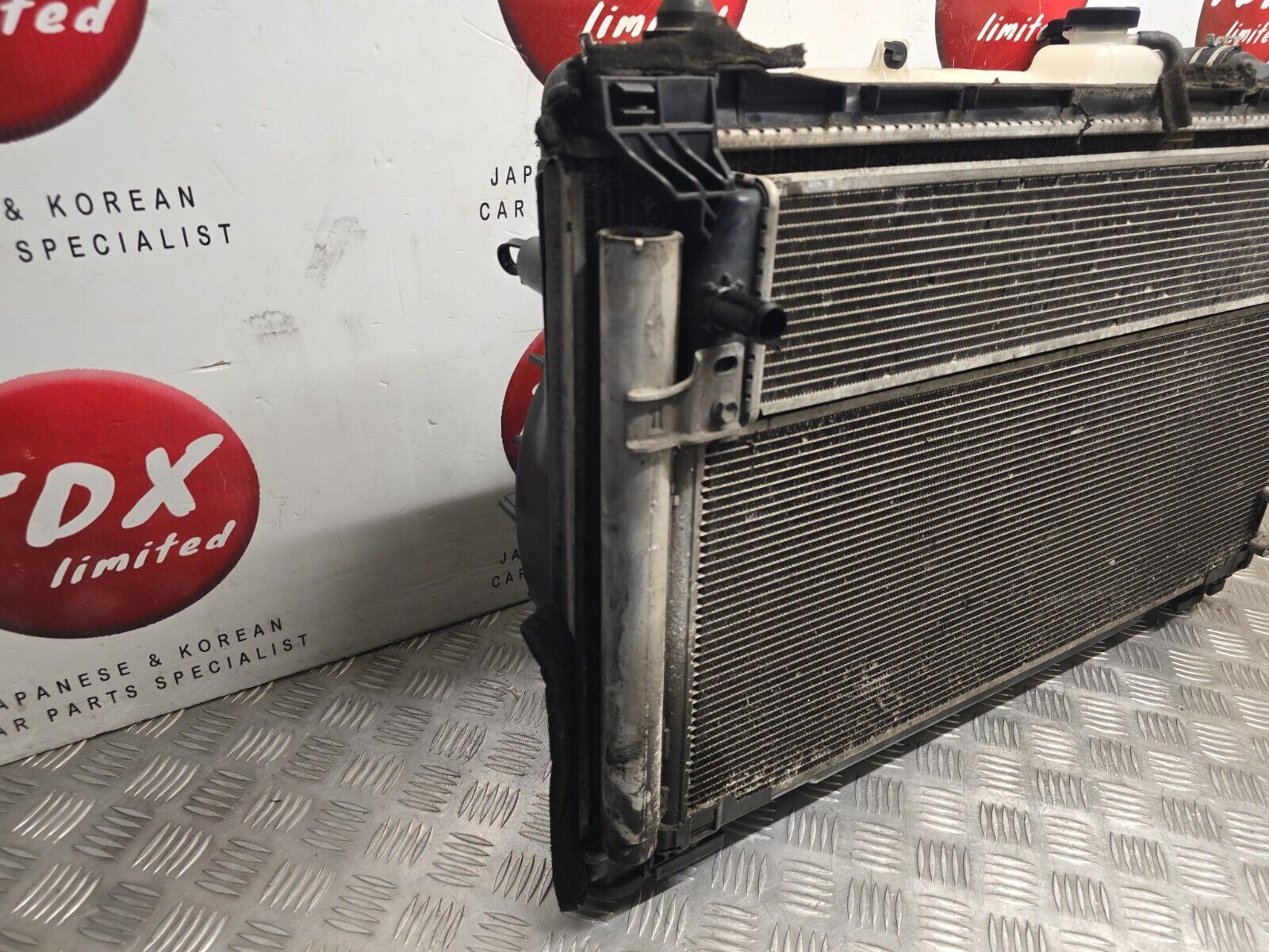 LEXUS IS300H MK3 2013-2020 2.5 HYBRID GENUINE COMPLETE RADIATOR RAD FA ...