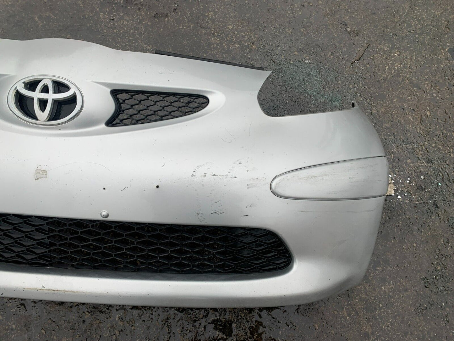 TOYOTA AYGO MK1 2007-2009 PRE-FACELIFT GENUINE FRONT BUMPER SILVER