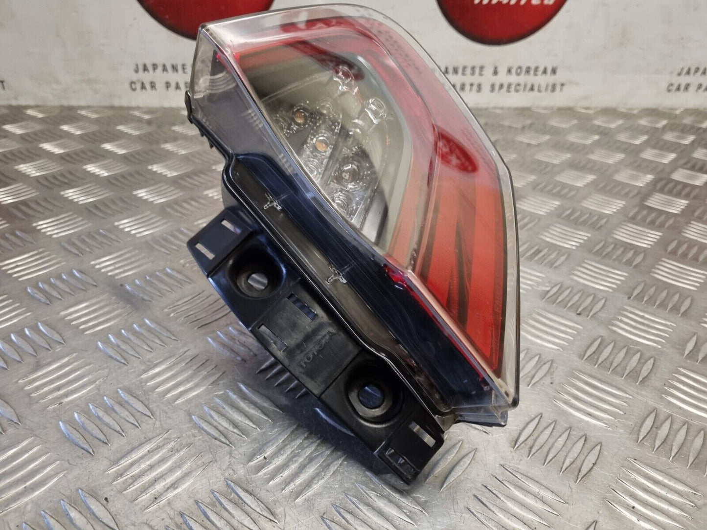 TOYOTA C-HR 2016-2019 PRE-FACELIFT GENUINE DRIVERS REAR OUTER LED BRAKE LIGHT