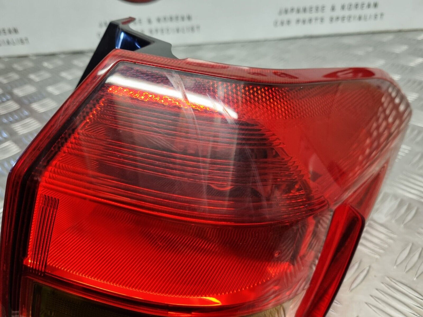 SUZUKI VITARA 2015-2018 MK4 PRE-FACELIFT GENUINE DRIVERS SIDE REAR OUTER LIGHT