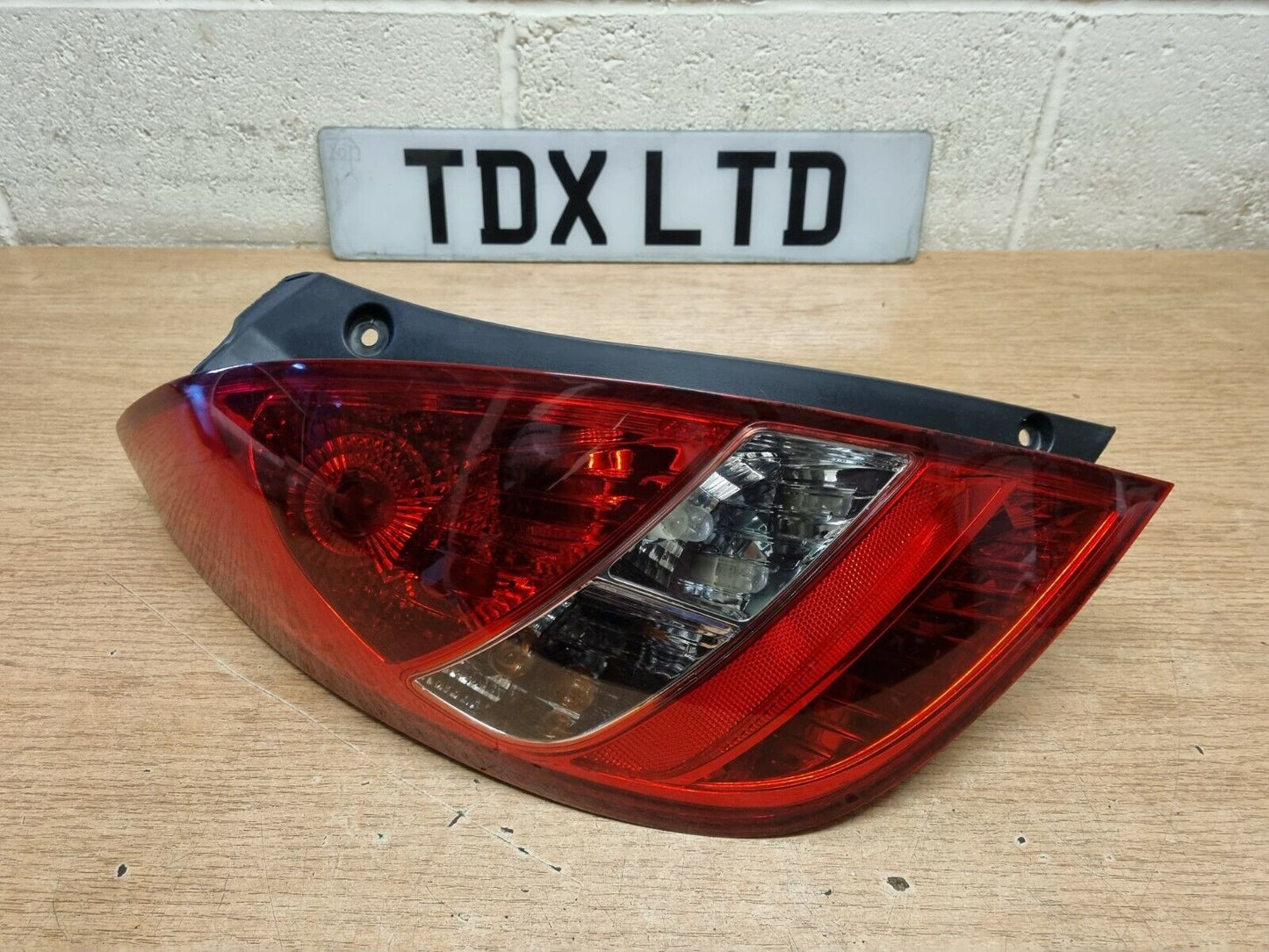 Hyundai I20 MK1 Pre-Facelift Passengers Rear Outer Light 2008-2011 92401-1J000