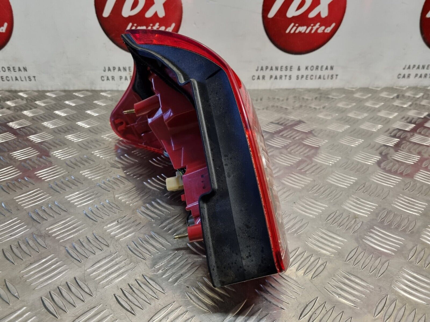 TOYOTA RAV4 MK3 2006-2009 GENUINE DRIVERS SIDE REAR OUTER BODY LED BRAKE LIGHT