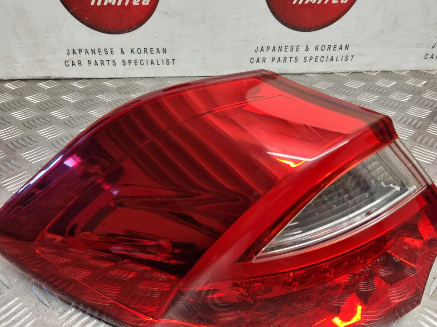 KIA CEED MK2 2015-2018 FACELIFT GENUINE PASSENGERS REAR OUTER LED BRAKE LIGHT