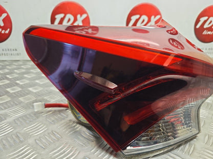 TOYOTA AURIS E18 FACELIFT 2015-2018 GENUINE PASSENGERS REAR OUTER BRAKE LIGHT