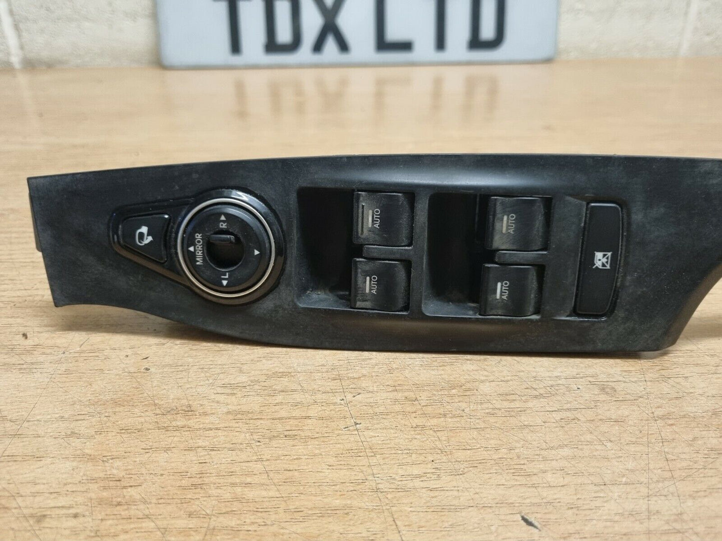 Hyundai I40 Drivers Side OSF Front Genuine Window Switches 2015-2019 93570 3Z050