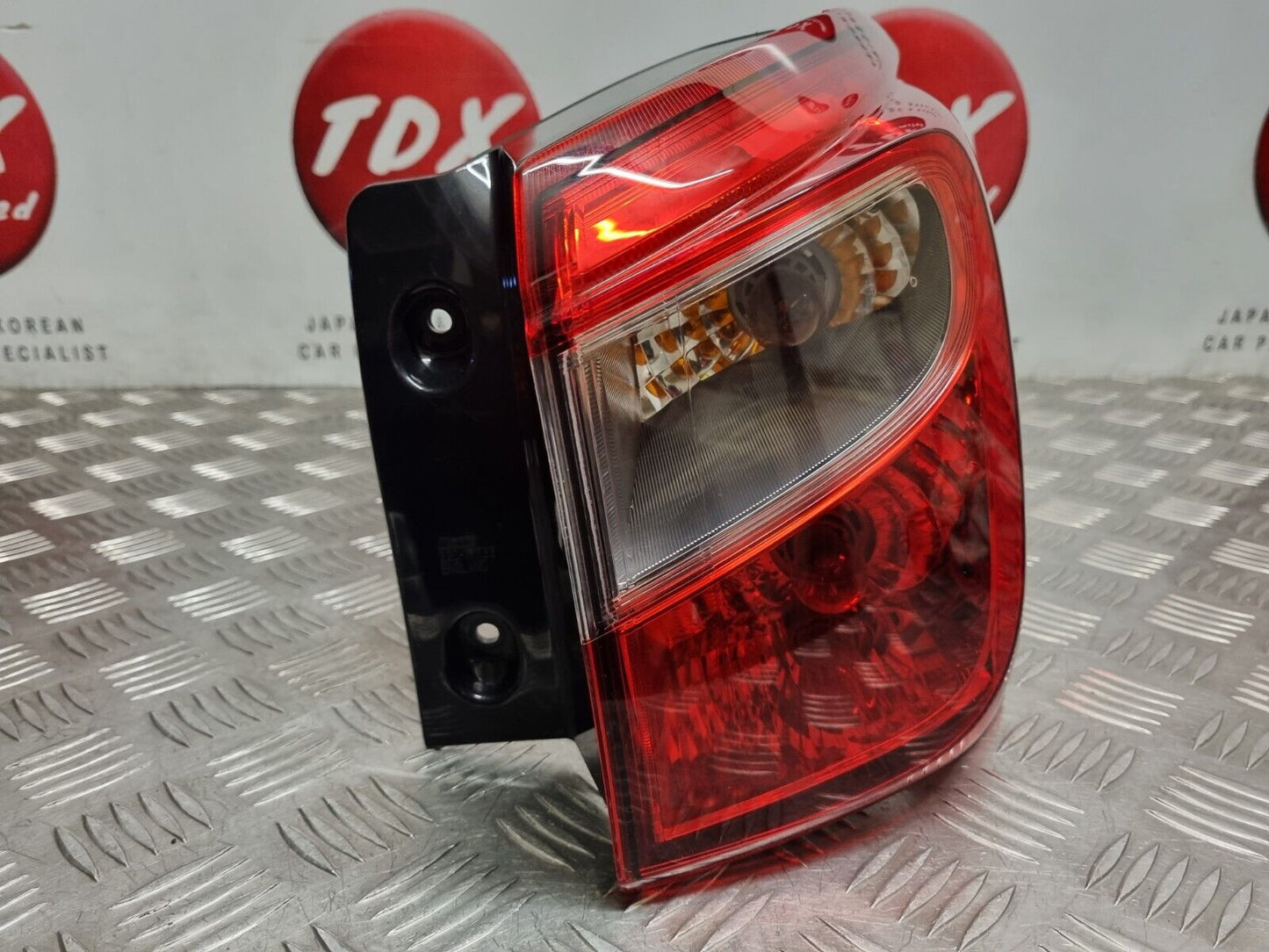 SUZUKI SX4 S-CROSS 2013-2016 GENUINE DRIVERS SIDE REAR OUTER BODY BRAKE LIGHT