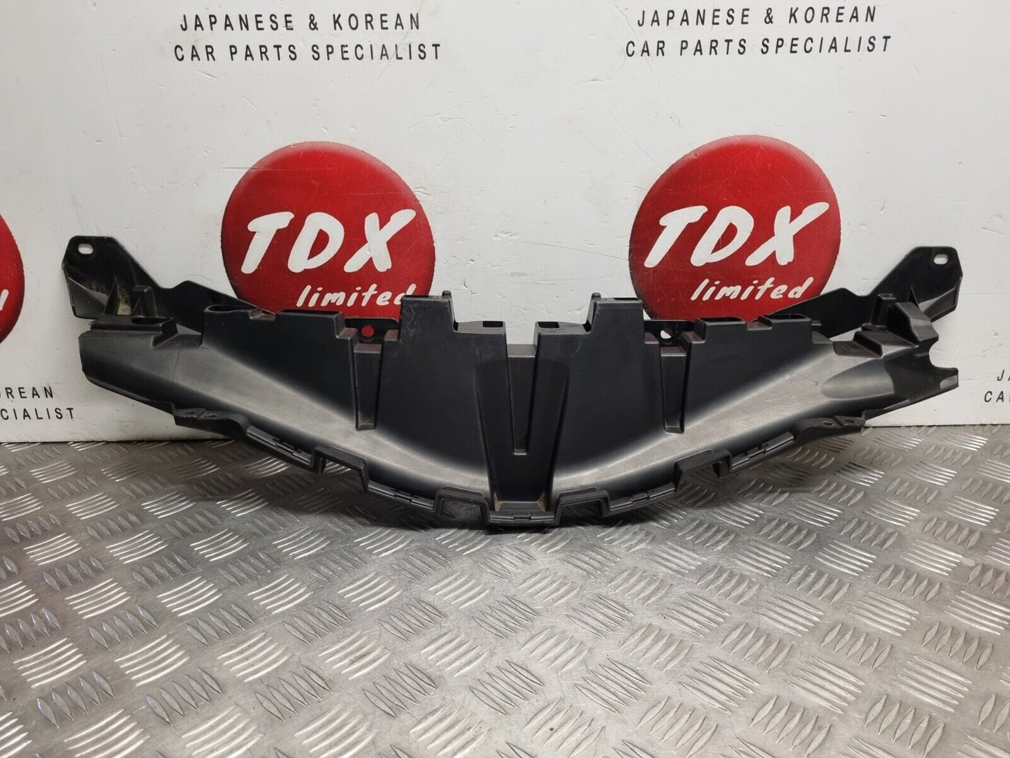 TOYOTA YARIS HYBRID 2017-2020 GENUINE FRONT BUMPER GRILL BRACKET 53111-0DB10