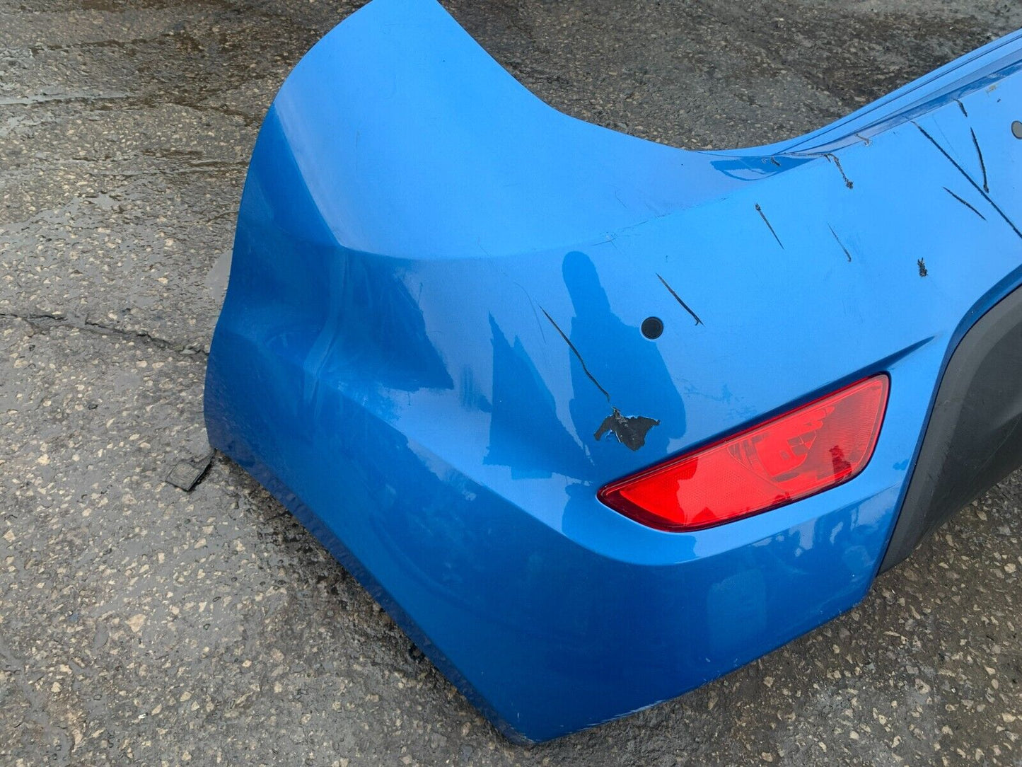 HYUNDAI IX20 2010-2015 PRE-FACELIFT GENUINE REAR BUMPER IN BLUE