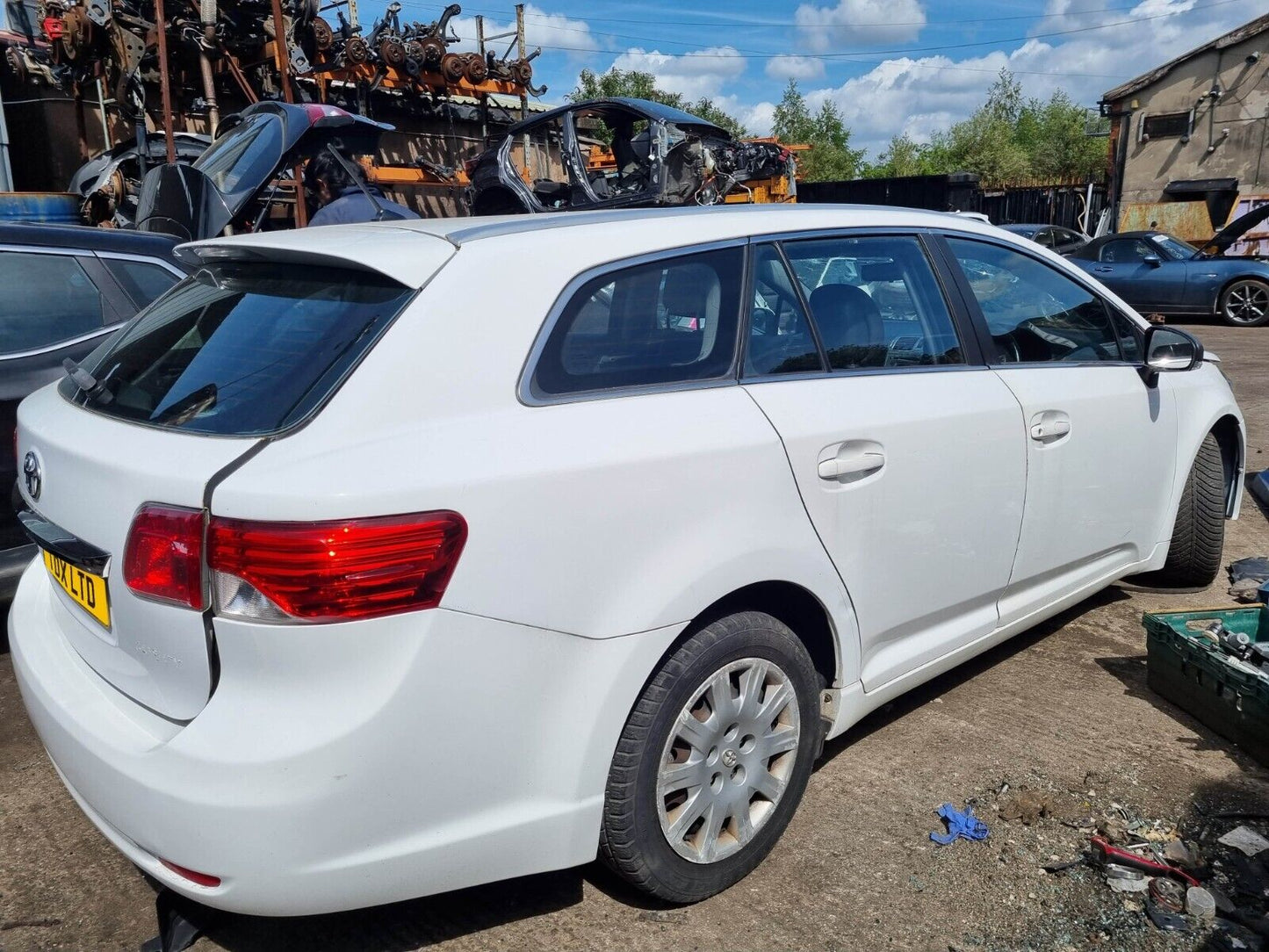 2012 TOYOTA AVENSIS ESTATE T27 MK3 2.0 DIESEL 6 SPD MANUAL VEHICLE FOR BREAKING