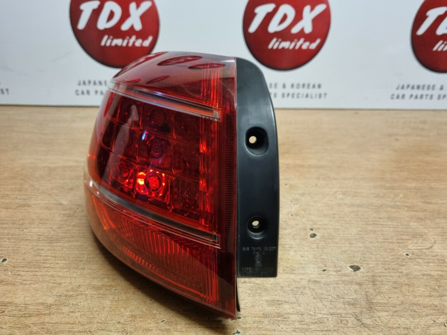 KIA SPORTAGE MK3 SL GENUINE PASSENGERS SIDE REAR OUTER TAIL LIGHT LAMP 2010-2013