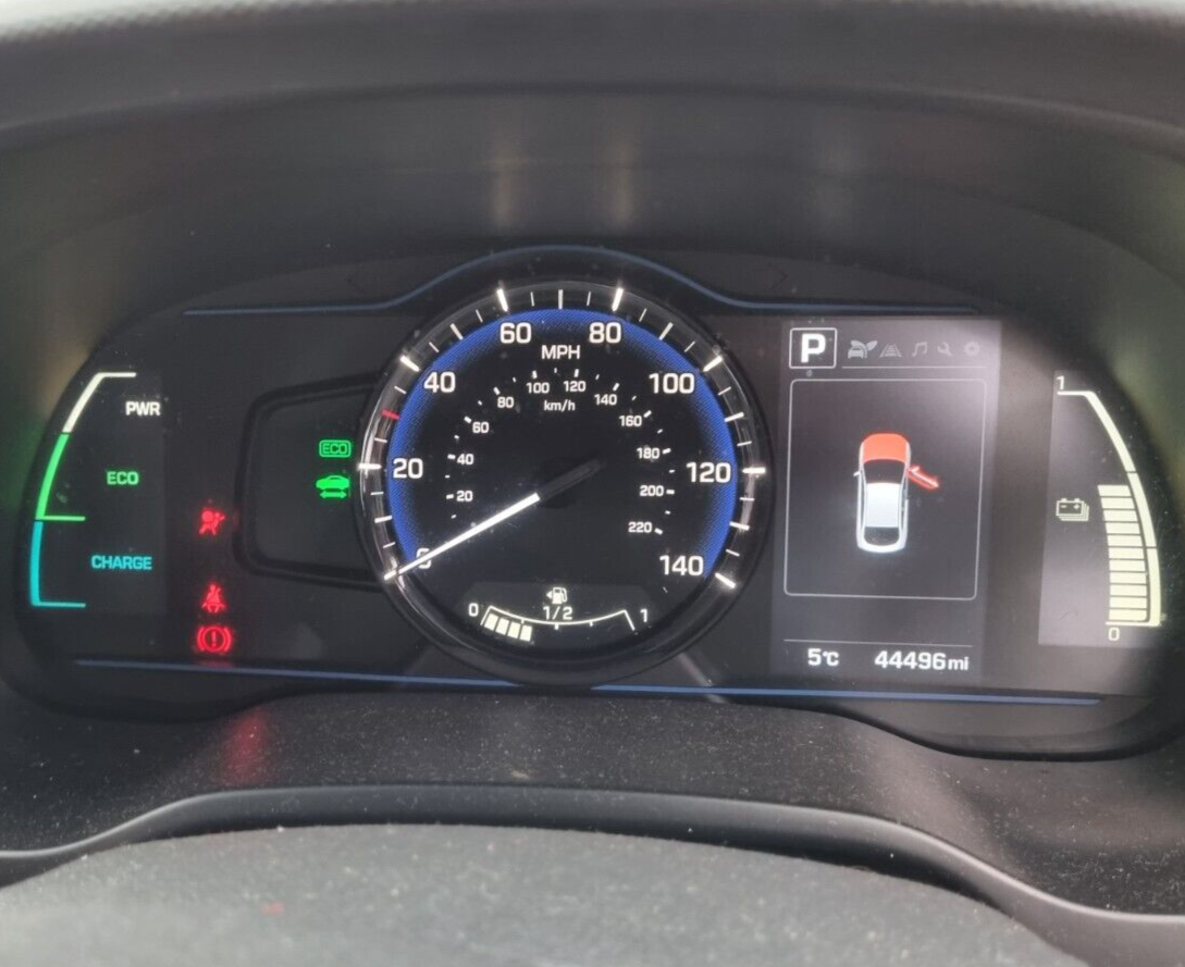 2018 HYUNDAI IONIQ SE 1.6 PETROL HYBRID 6 SPEED SEMI AUTO VEHICLE FOR BREAKING