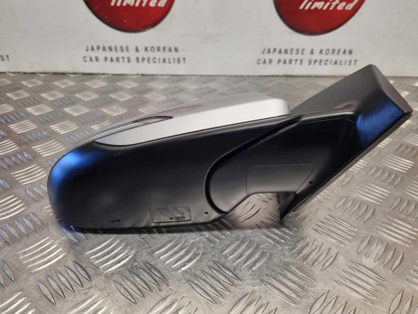 KIA RIO YB MK4 2017-2023 GENUINE DRIVERS SIDE POWER FOLD WING MIRROR 4SS SILVER