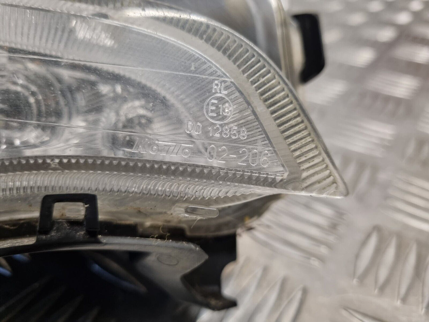 TOYOTA AURIS HYBRID (E150) 2010-2012 GENUINE DRIVERS SIDE FRONT LED DRL LIGHT