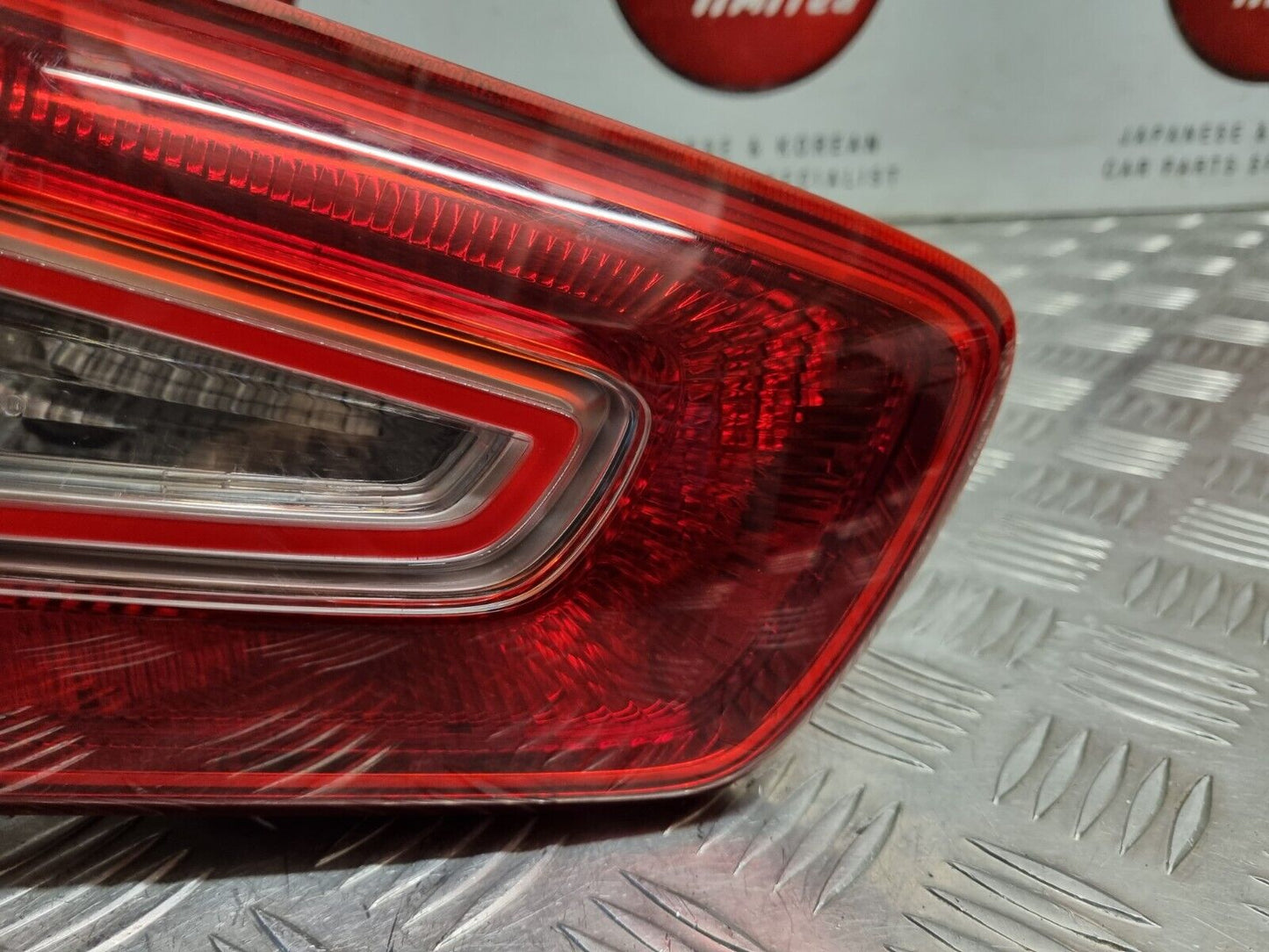 KIA SPORTAGE (SL) 2010-2013 PRE-FACELIFT GENUINE PASSENGERS REAR TAILGATE LIGHT