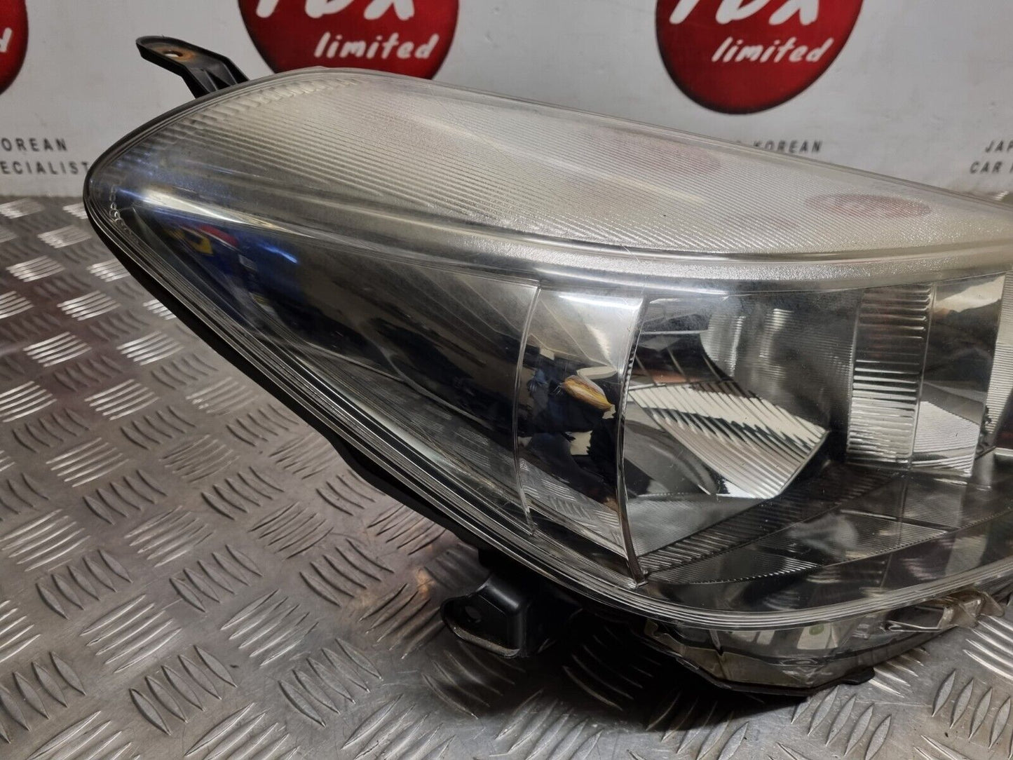 TOYOTA YARIS MK3 2012-2014 PRE-FACELIFT GENUINE DRIVERS SIDE HALOGEN HEADLIGHT