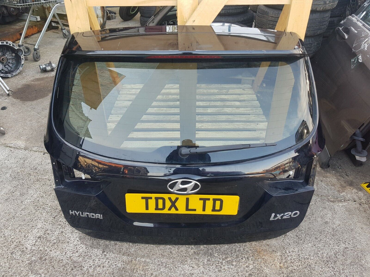 Hyundai IX20 Hatchback Tailgate Shell + Windscreen In Black 2010-2018