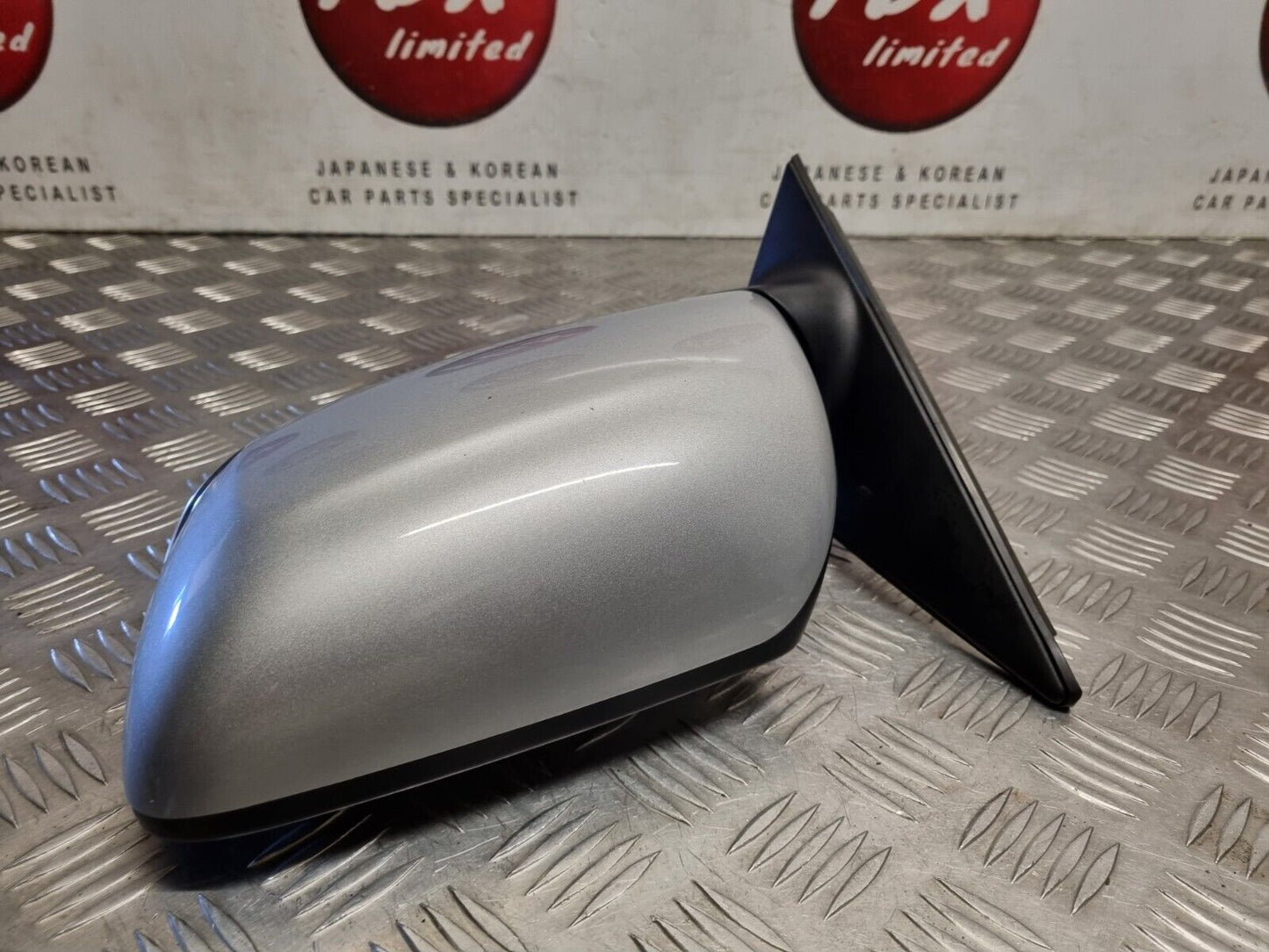 KIA VENGA YN 2010-2018 GENUINE PASSENGERS SIDE POWER FOLD WING MIRROR KC SILVER