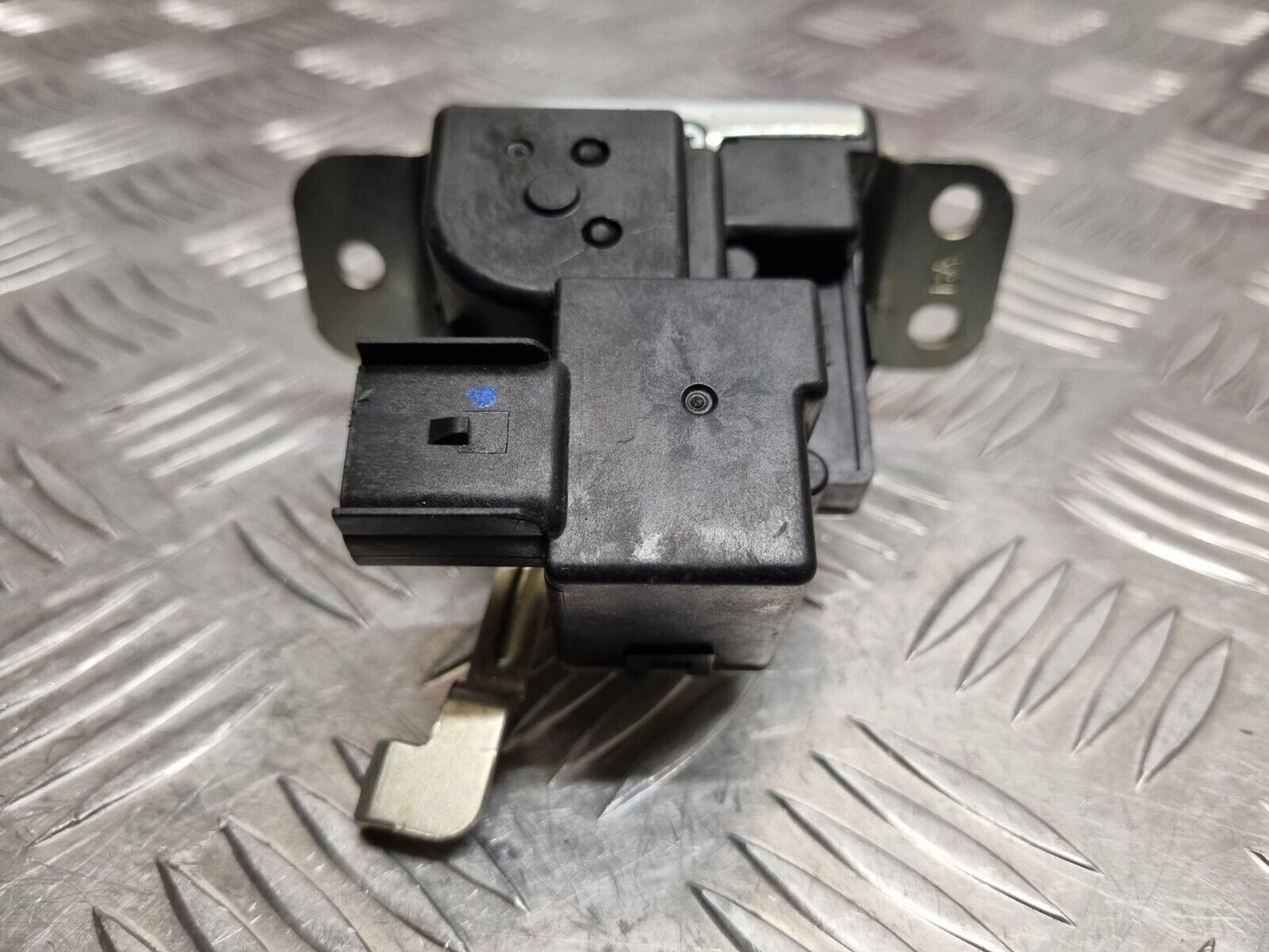 HYUNDAI I10 MK2 2014-2019 GENUINE REAR BOOT LOCK LATCH CATCH MECHANISM