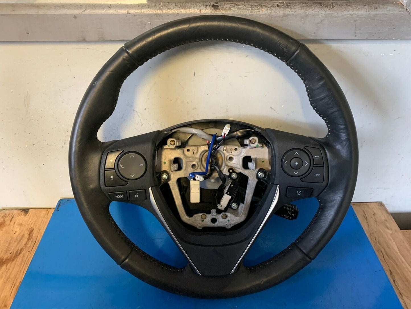 Toyota Auris 1.8 Hybrid Leather Steering Wheel 2016 2017 2018