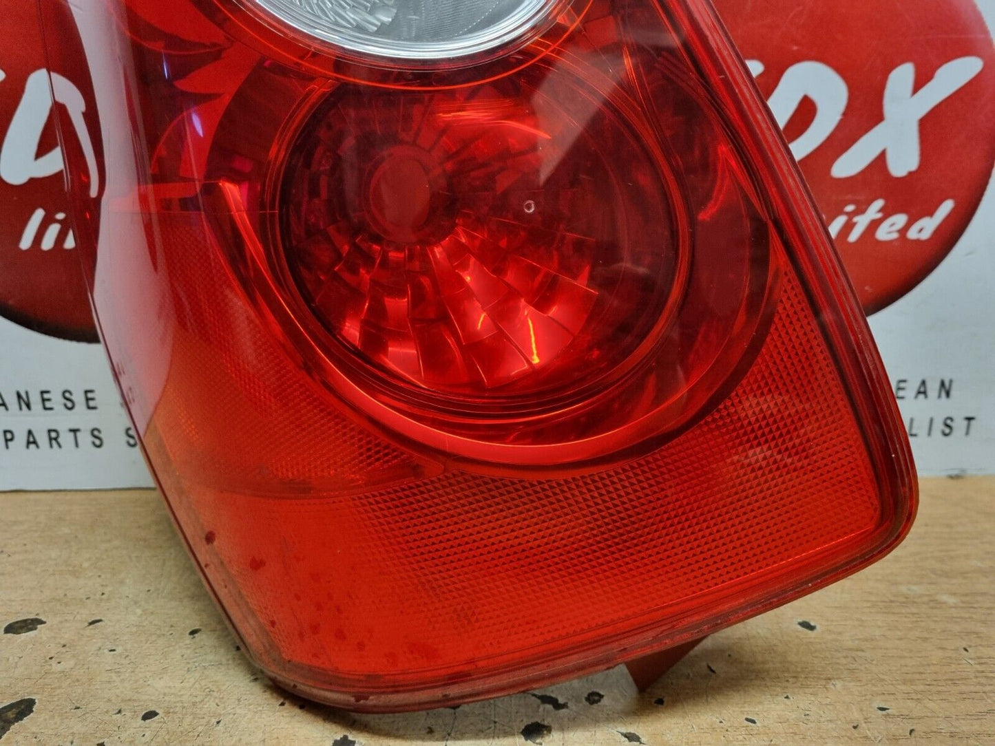 MAZDA 5 2004-2009 GENUINE PASSENGERS SIDE REAR OUTER BRAKE LIGHT LAMP C23551160