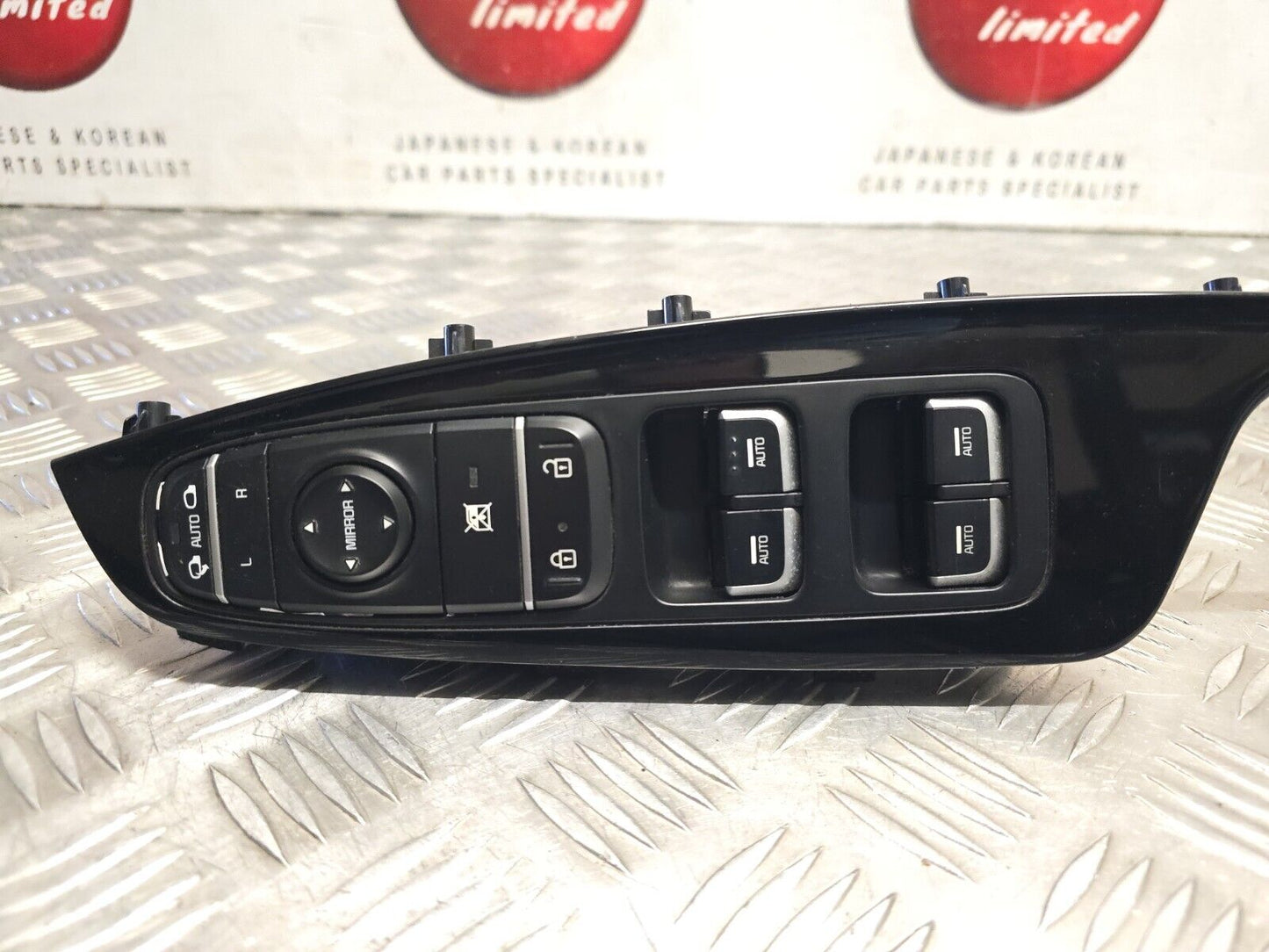 KIA OPTIMA MK4 JF 2016-2019 GENUINE DRIVERS SIDE FRONT WINDOW SWITCH 93570D4BG0