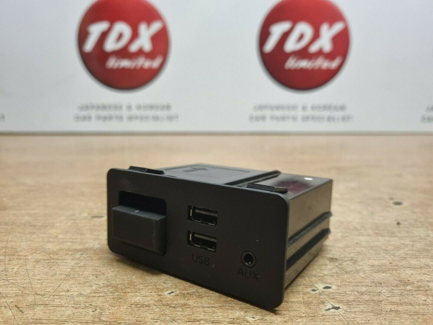 MAZDA MX5 MK4 GENUINE USB AUXILIIARY AUX PORT HUB MODULE UNIT 2015-2019