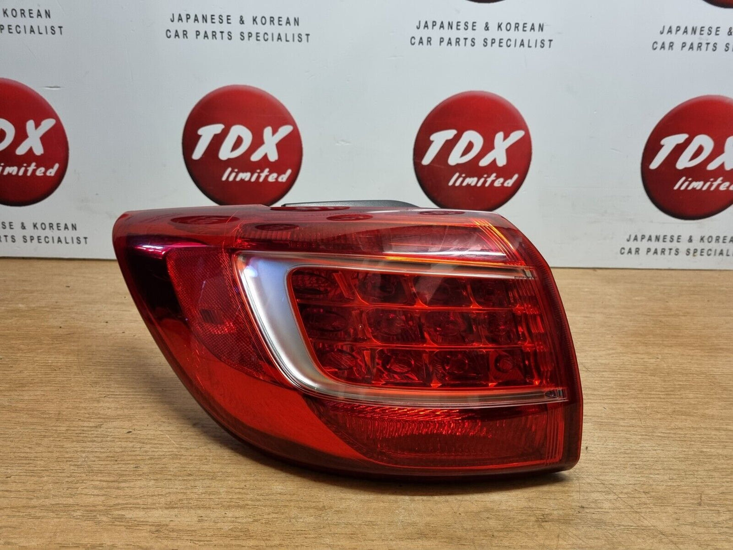 KIA SPORTAGE SL 2010-2013 PRE-FACELIFT PASSENGERS SIDE REAR OUTER LIGHT LAMP