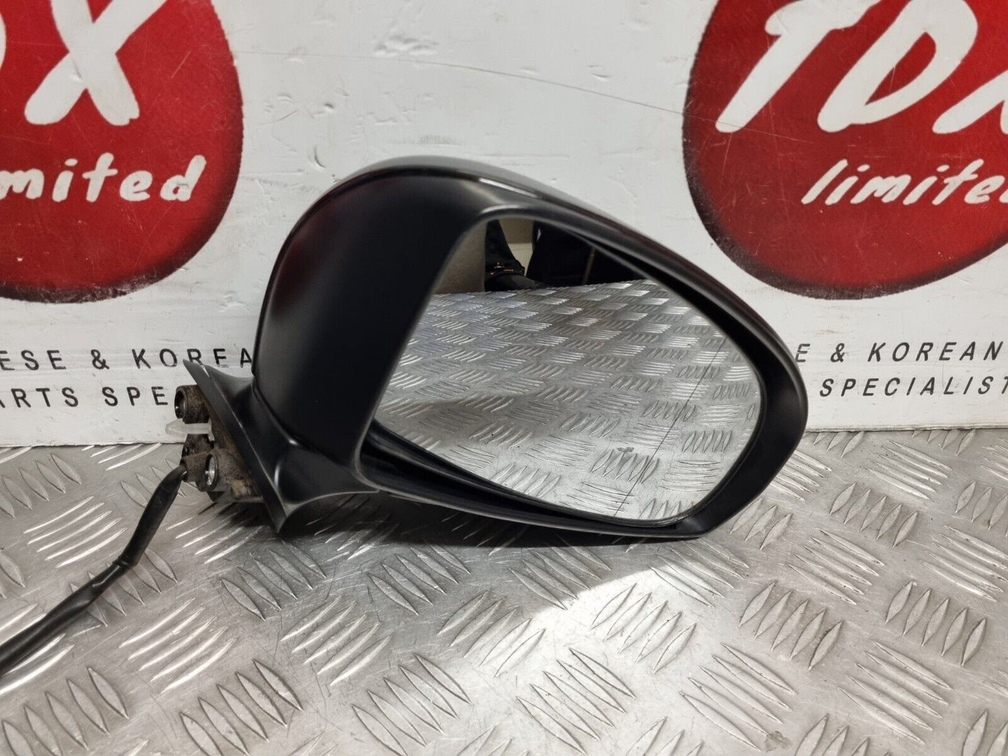 TOYOTA PRIUS MK3 2009-2015 GENUINE DRIVER SIDE MANUAL FOLD WING MIRROR 202 BLACK