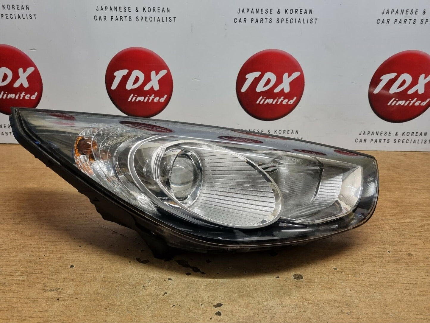 HYUNDAI IX35 2010-2013 PRE-FACELIFT GENUINE DRIVERS SIDE HALOGEN HEADLIGHT