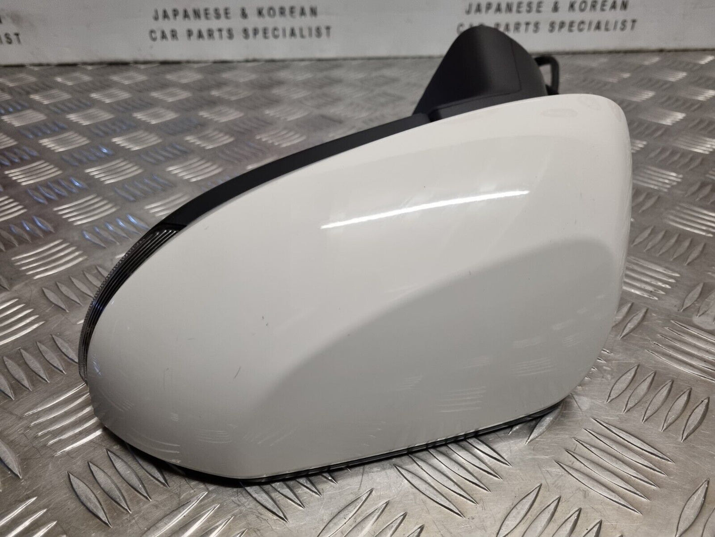 TOYOTA COROLLA MK12 2019-2023 GENUINE PASSENGER SIDE MANUAL FOLD WING MIRROR 040