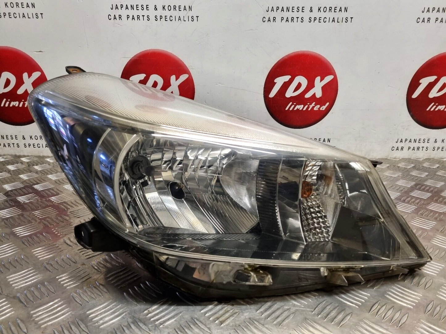 TOYOTA YARIS MK3 2012-2014 PREFACELIFT GENUINE OS DRIVERS SIDE HALOGEN HEADLIGHT