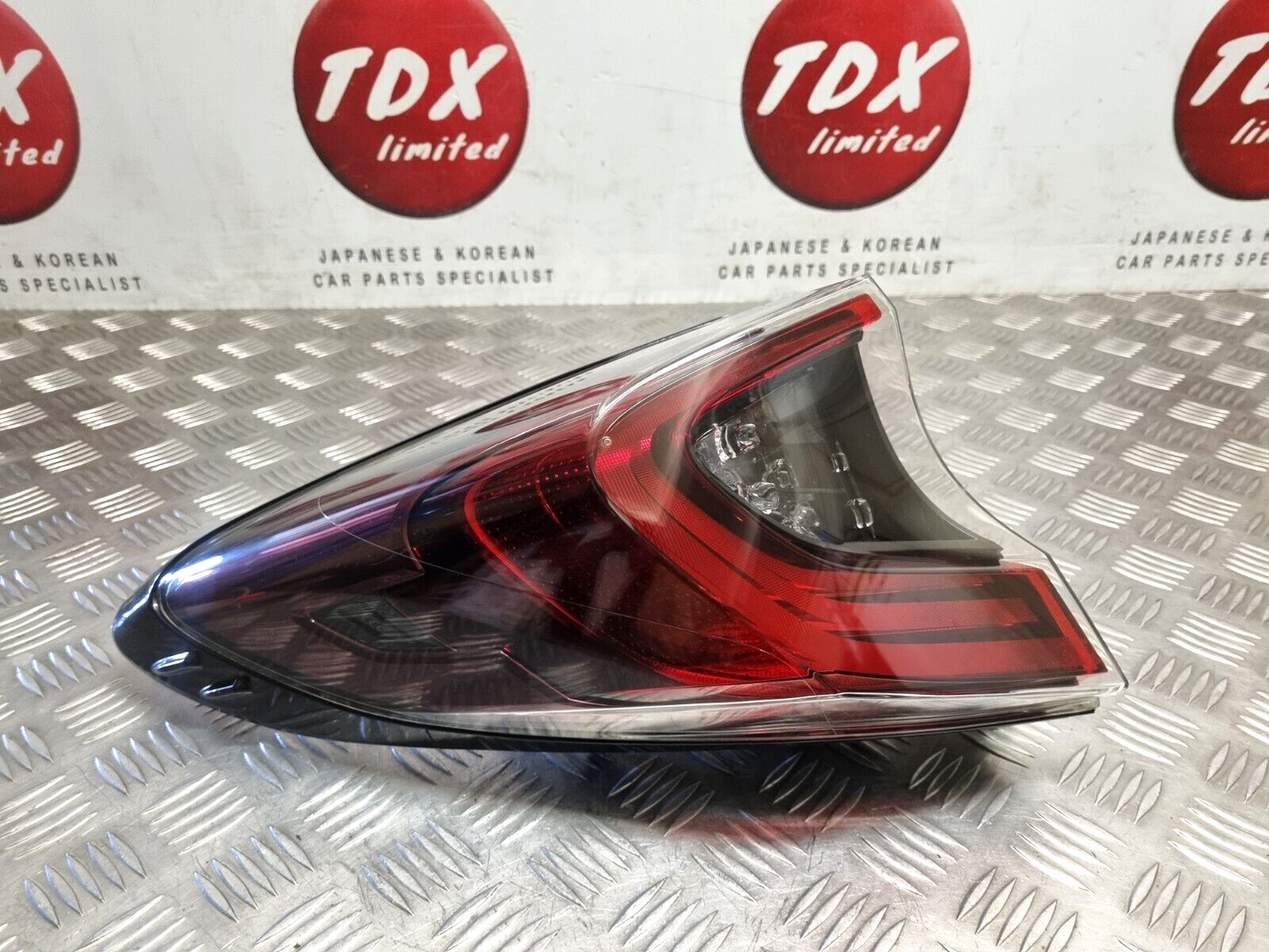 TOYOTA C-HR 2016-2019 PRE-FACELIFT GENUINE PASSENGERS REAR OUTER LED BRAKE LIGHT