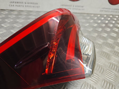 TOYOTA AURIS E18 FACELIFT 2015-2018 GENUINE PASSENGERS REAR OUTER BRAKE LIGHT