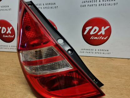 HYUNDAI I30 MK1 HATCHBACK PASSENGERS SIDE REAR OUTER BODY LIGHT LAMP 2007-2011
