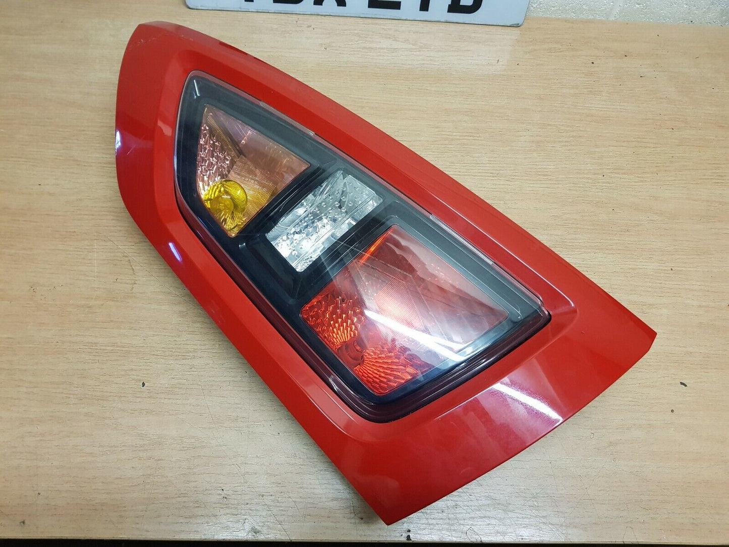 Genuine Kia Soul MK1 Passenger Side Rear Outer Red Tail Light Lamp 2009-2013