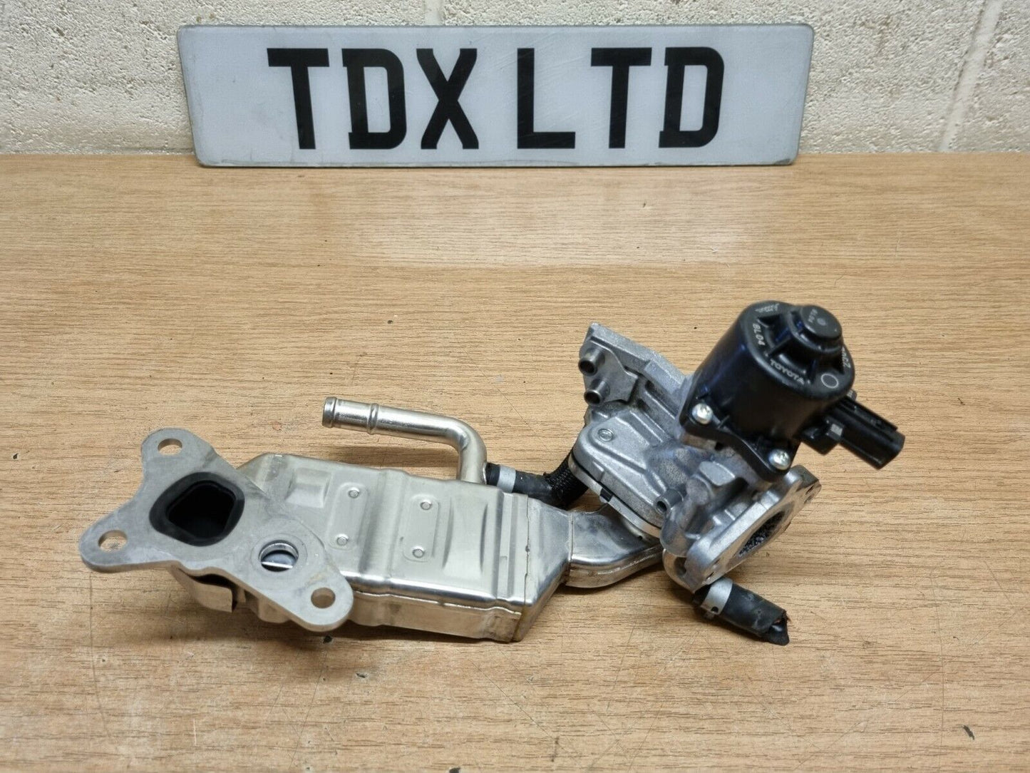 Toyota Corolla MK12 2.0 Hybrid Petrol Genuine EGR Cooler + Valve 25680-24030