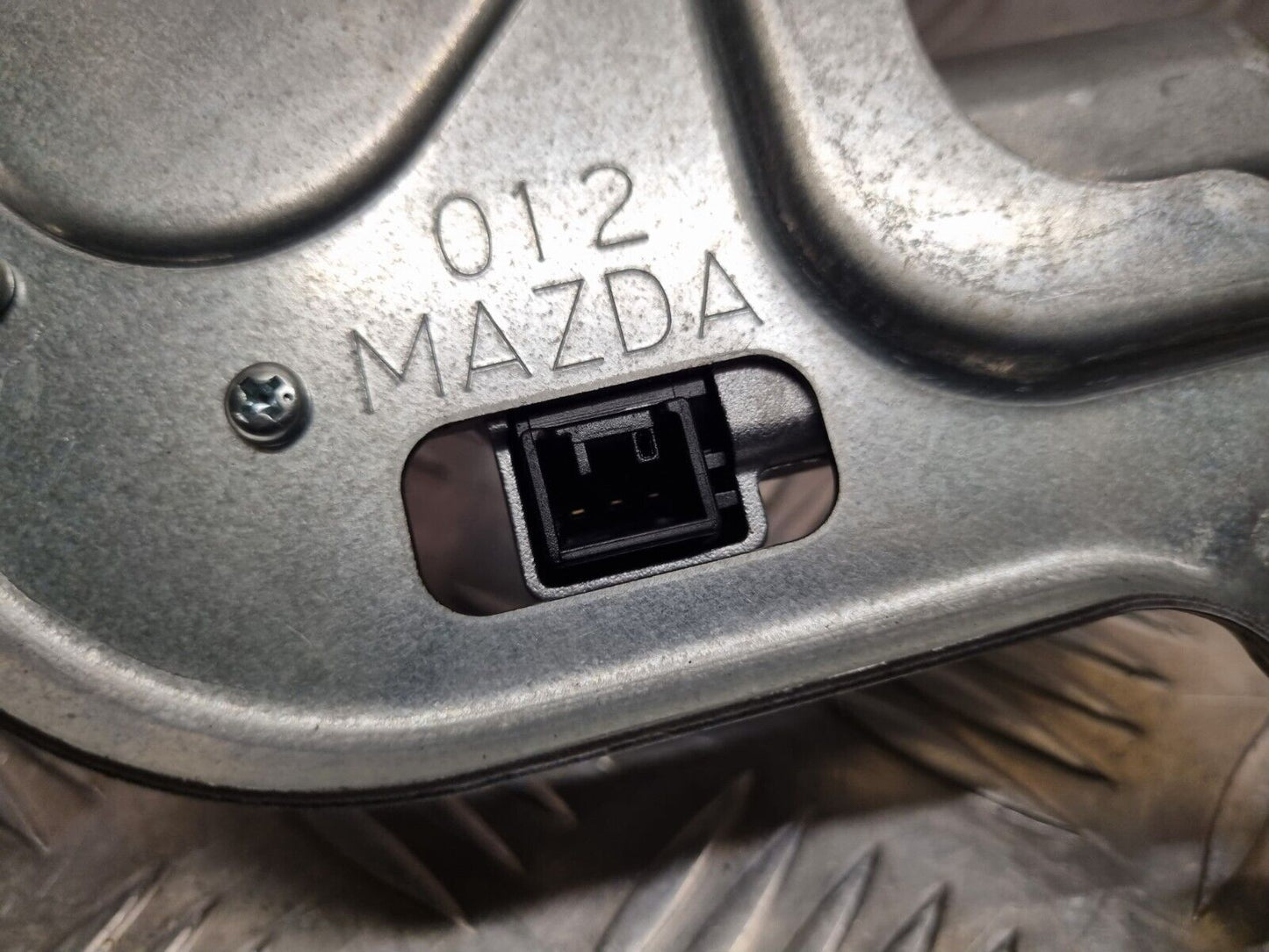 MAZDA CX-3 (DK) 2015-2020 GENUINE REAR TAILGATE WINDOW WIPER MOTOR