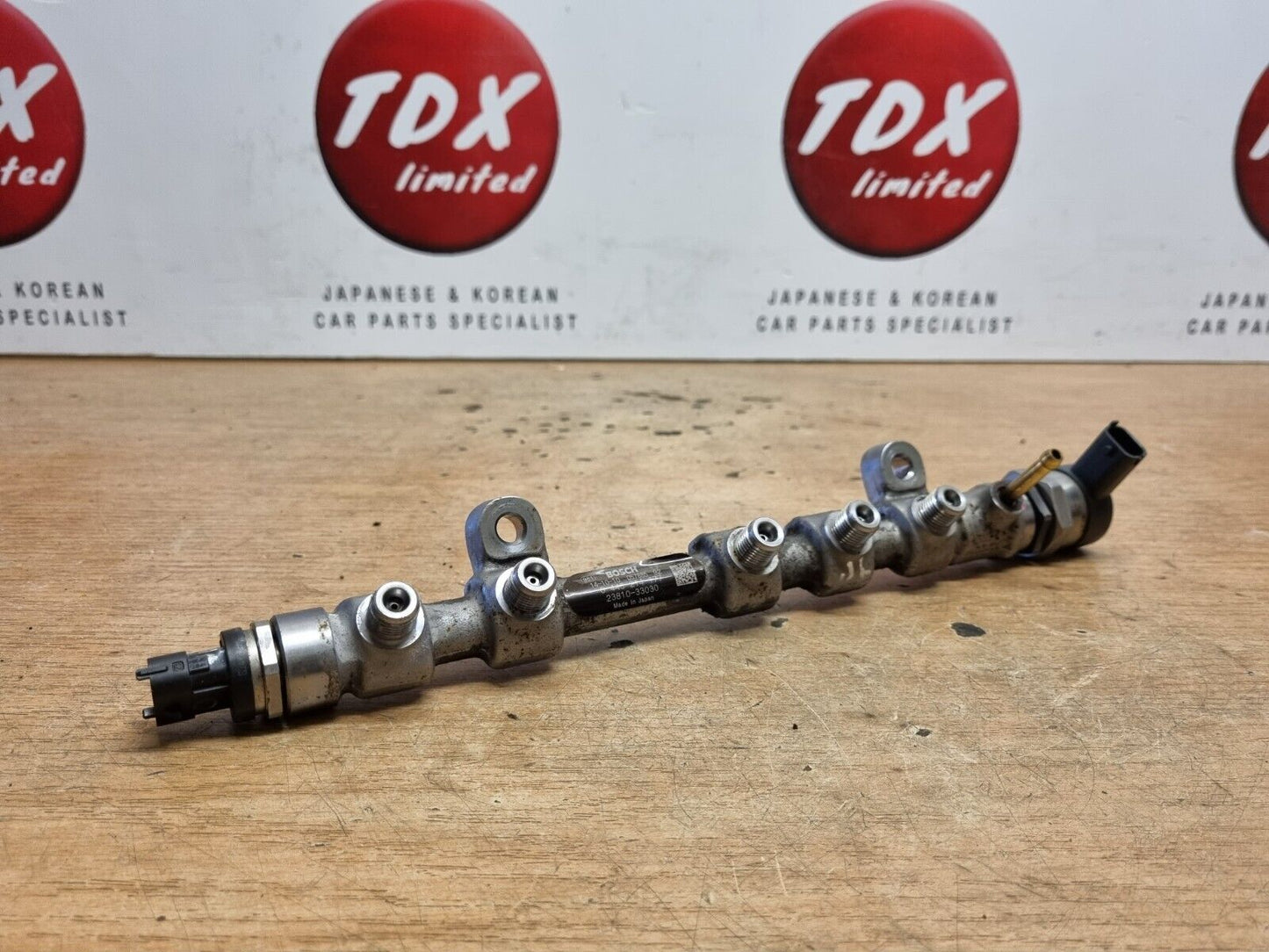 TOYOTA AURIS E18 2013-2018 1.4 DIESEL D4D GENUINE FUEL INJECTOR RAIL 23810-33030