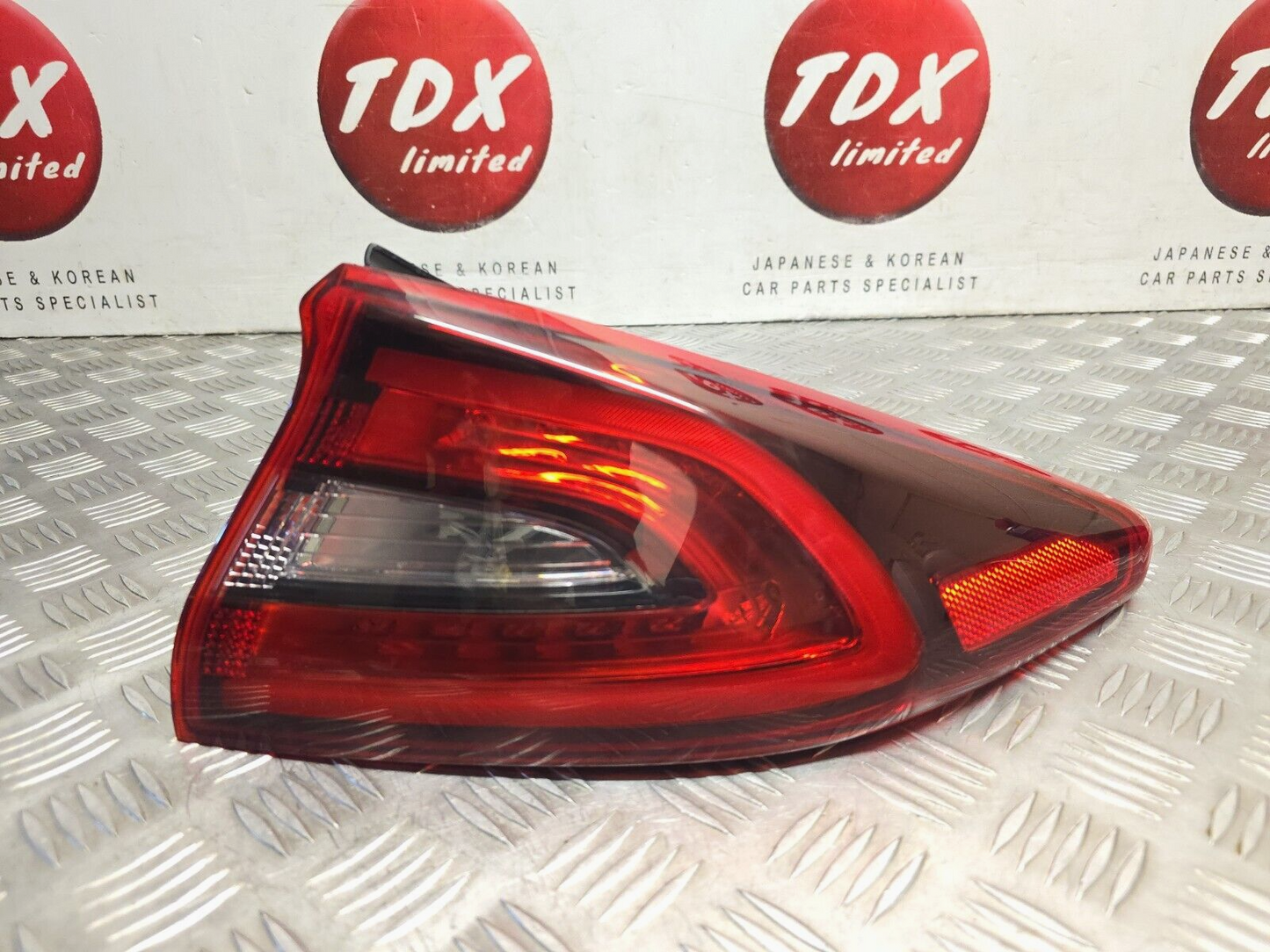 HYUNDAI IONIQ (AE) 2017-2019 GENUINE DRIVERS SIDE REAR OUTER LED BRAKE LIGHT