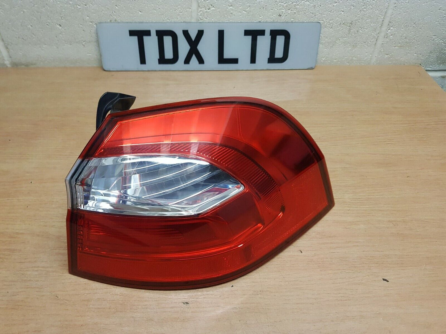 Genuine Kia Rio MK3 Driver Side Rear Tail Light Lamp Unit 2012-2015