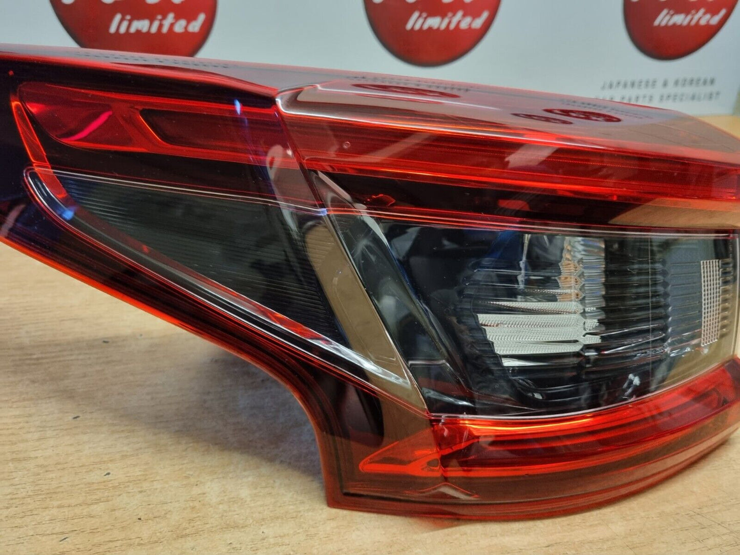 NISSAN QASHQAI J11 2017-2019 FACELIFT GENUINE PASSENGER SIDE REAR LED BODY LIGHT