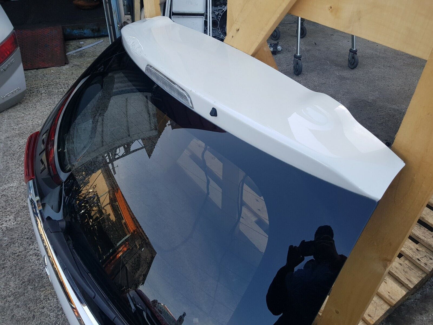 Mitsubishi Outlander Tailgate Shell + Windscreen In White Pearl (W13) 2015-2019