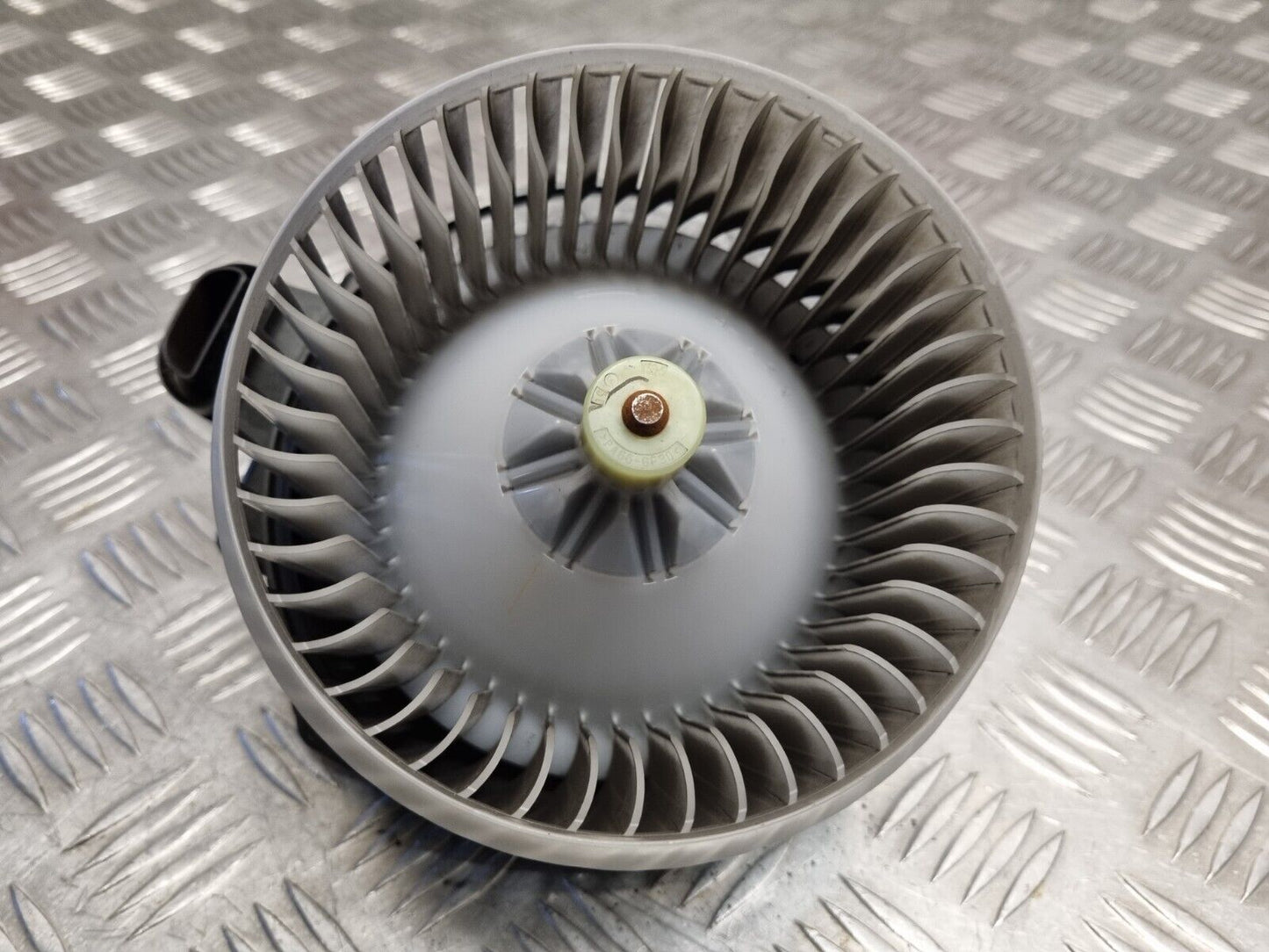 TOYOTA PRIUS MK3 2009-2015 HYBRID GENUINE HEATER BLOWER MOTOR FAN 272700-8073