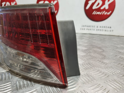 TOYOTA AVENSIS SALOON 2009-2012 T27 PREFACELIFT PASSENGERS SIDE REAR OUTER LIGHT