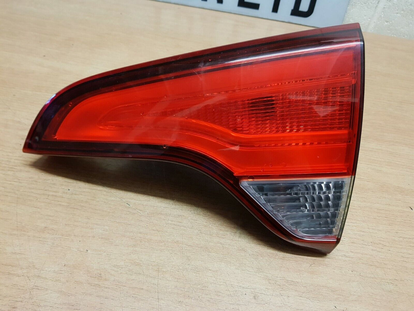 Kia Sorento Driver Side Rear Inner Genuine OEM Tailgate Light Lamp 2012-2015