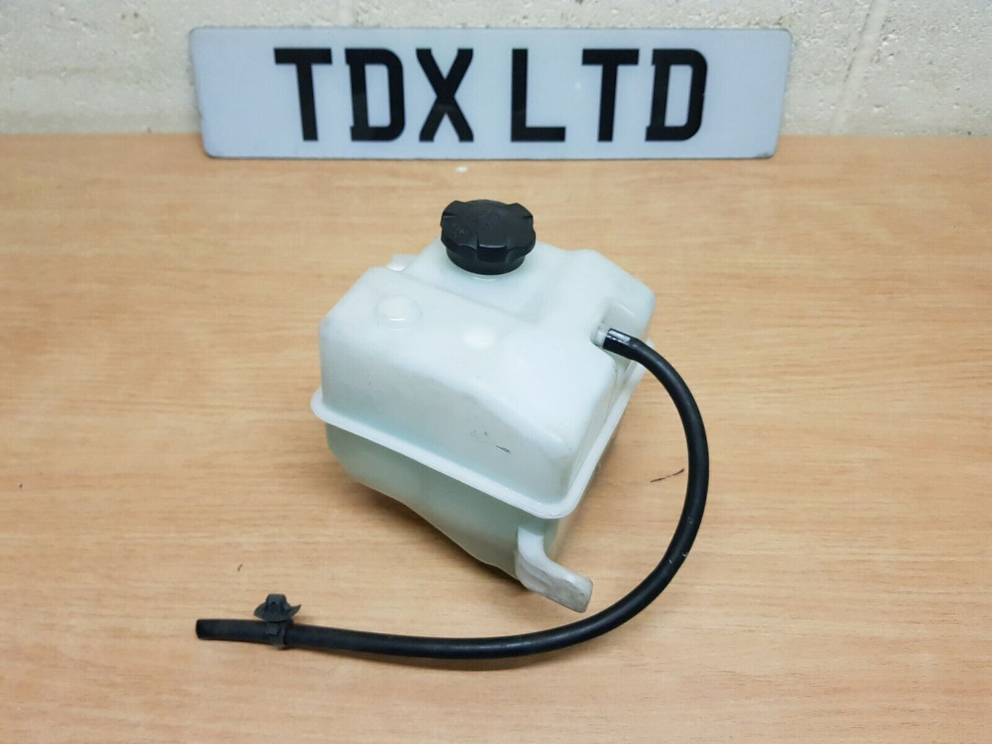 Hyundai I40 Radiator Water Coolant Expansion Bottle P/N: 25430-3Z100