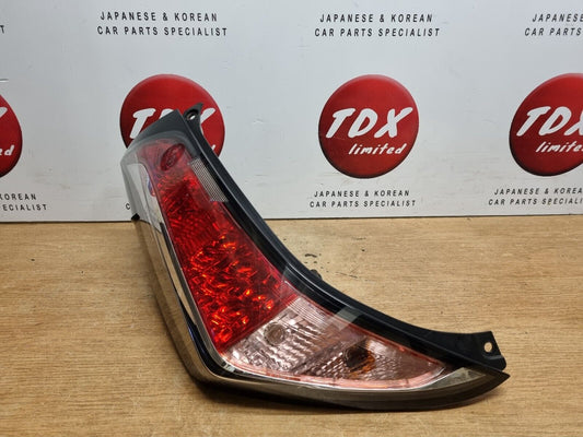 TOYOTA AYGO MK2 2014-2017 PRE-FACELIFT PASSENGERS SIDE REAR OUTER BRAKE LIGHT