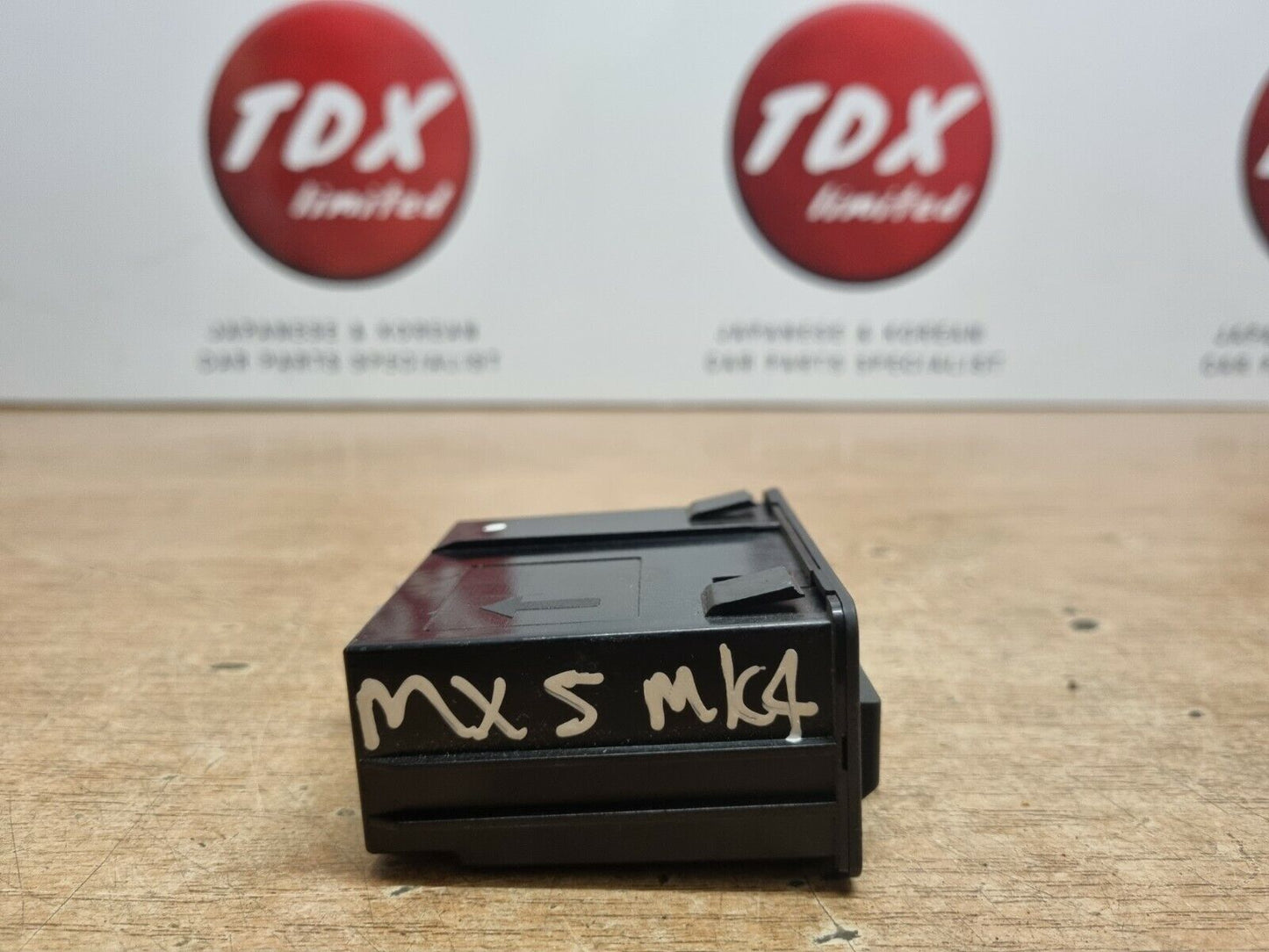 MAZDA MX5 MK4 GENUINE USB AUXILIIARY AUX PORT HUB MODULE UNIT 2015-2019